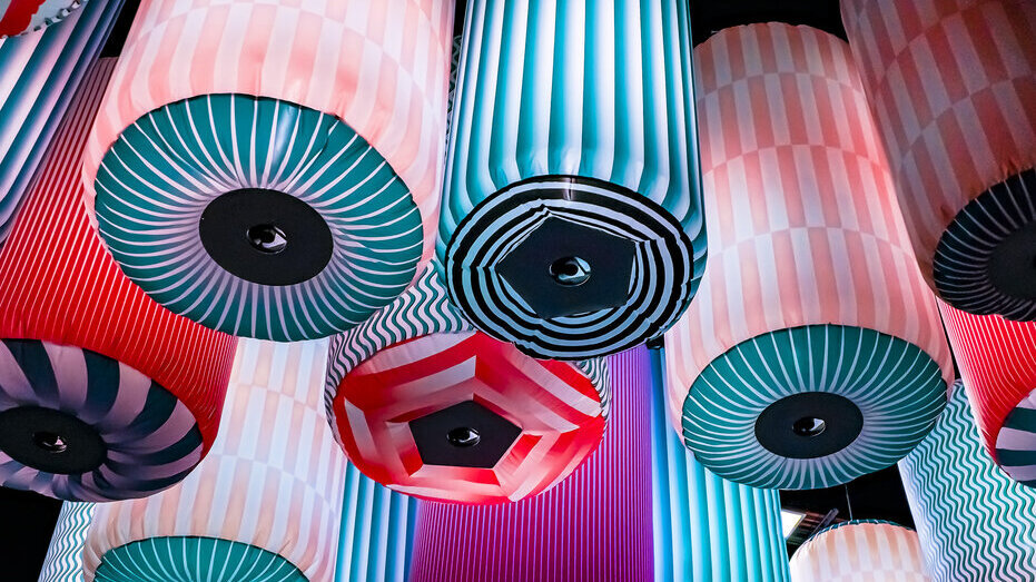 'Psychoflage', instal·lació interactiva multisensorial de gran format, de Mónica Rikić
