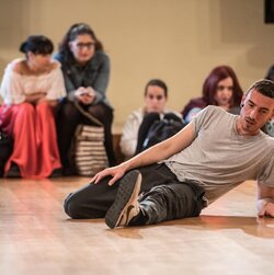 “La performance entra al museu”. Taula rodona