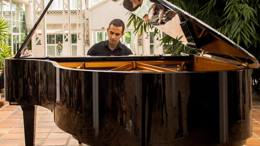 El piano, protagonista del Clàssica Oberta amb el guardonat intèrpret Álvaro Fernández-Bravo