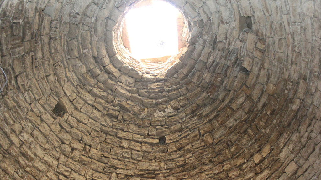 Visita al refugi antiaeri del pou de gel