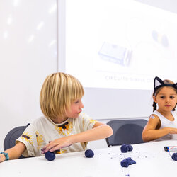 Taller Plastiformes Lluminoses