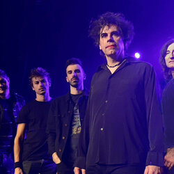 INSIDE THE CURE + SOO AND THE BANSHEES