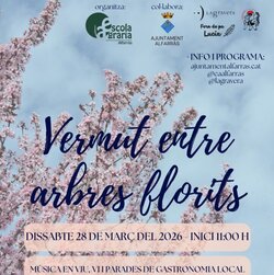 Vermut entre arbres florits