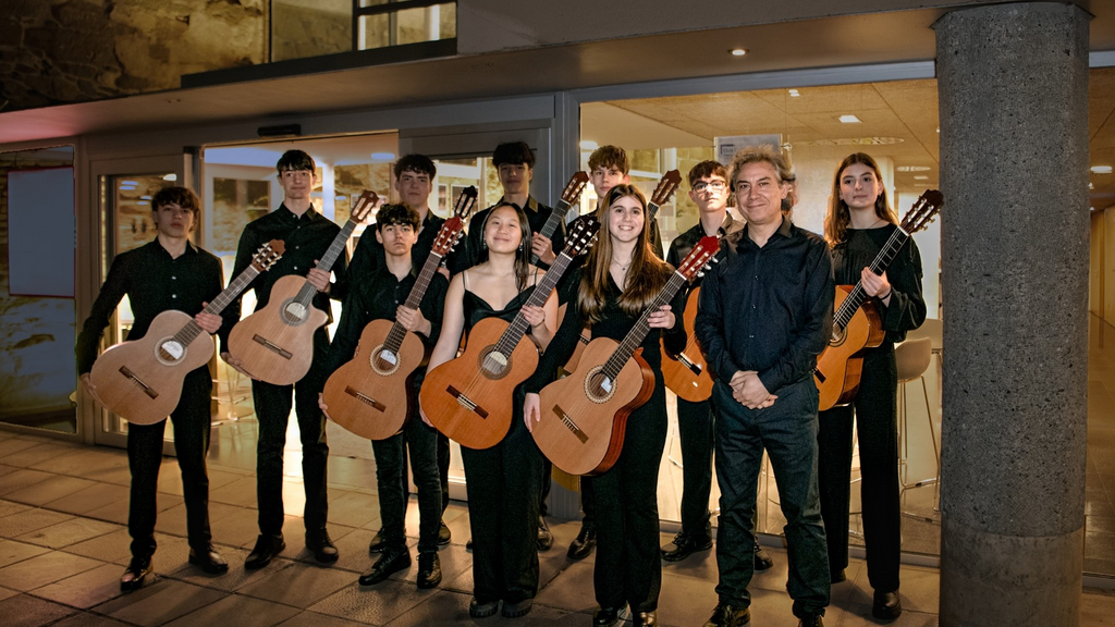 Concert-intercanvi amb més de 30 guitarristes